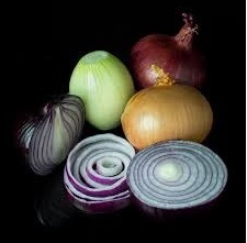 a selection of raw onions